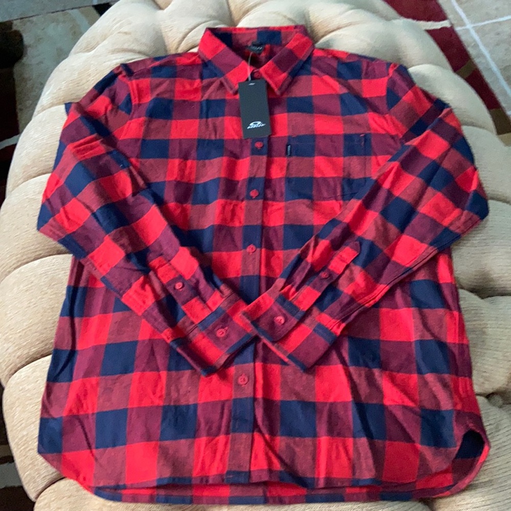 Oakley men’s shirt